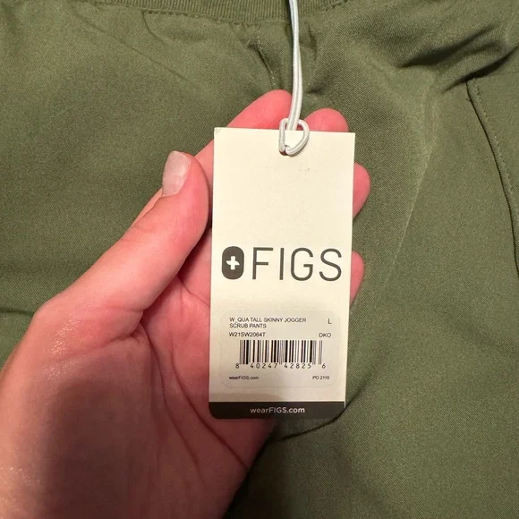 Figs Sage Green Catarina One-Pocket Scrub Top and Skinny Jogger Pants - Picture 4 of 4